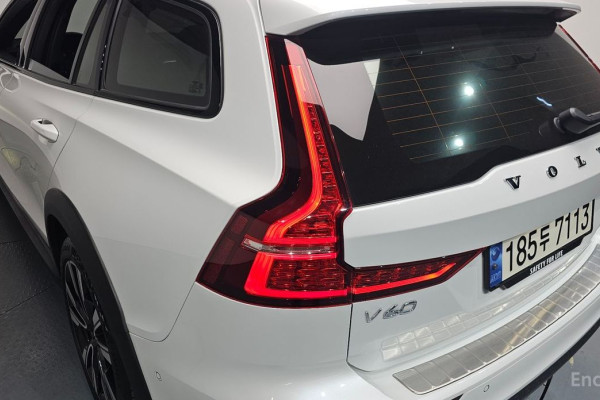 2024 Volvo V60 Cross Country с пробегом 17 498 км