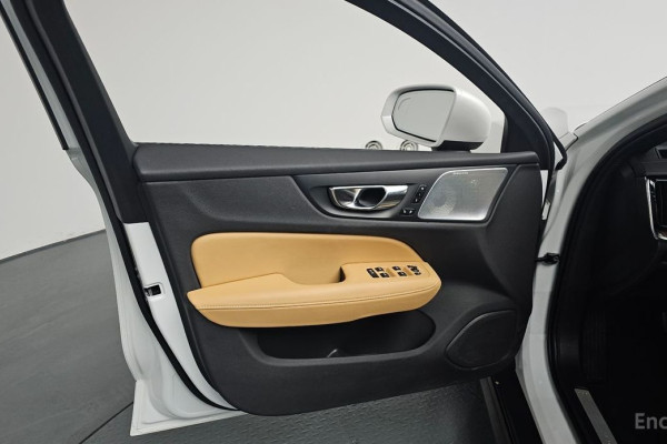 2024 Volvo V60 Cross Country с пробегом 17 498 км