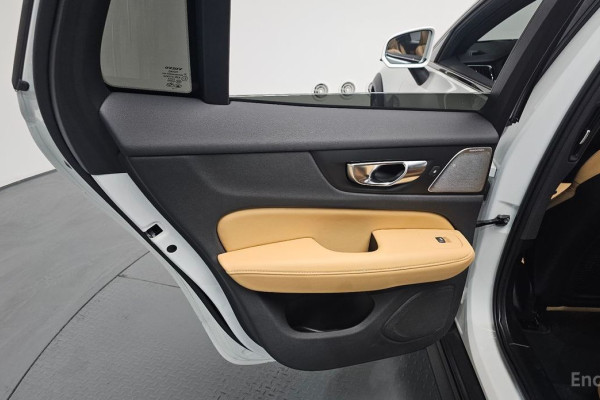 2024 Volvo V60 Cross Country с пробегом 17 498 км