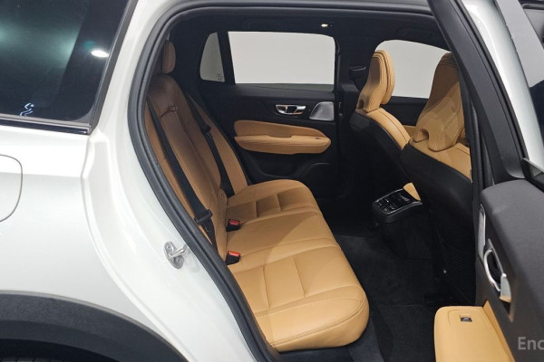 2024 Volvo V60 Cross Country с пробегом 17 498 км