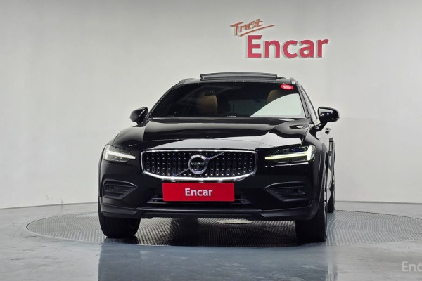 2020 Volvo V60 Cross Country с пробегом 75 467 км