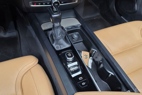 2020 Volvo V60 Cross Country с пробегом 75 467 км