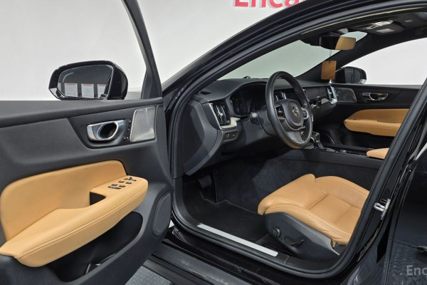 2020 Volvo V60 Cross Country с пробегом 75 467 км