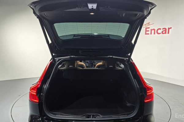 2020 Volvo V60 Cross Country с пробегом 75 467 км