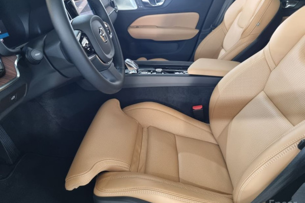 2025 Volvo V60 Cross Country с пробегом 2 697 км