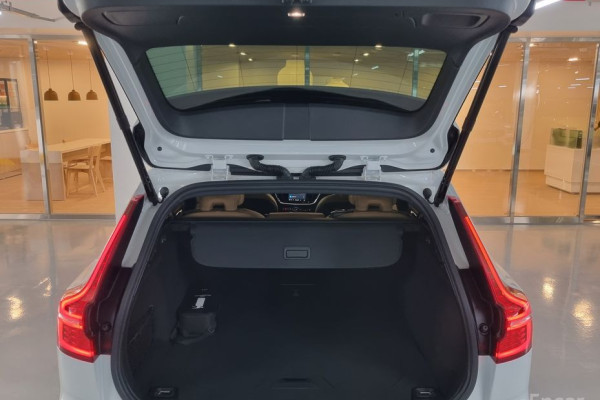 2025 Volvo V60 Cross Country с пробегом 2 697 км