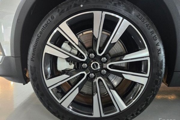 2025 Volvo V60 Cross Country с пробегом 1 678 км