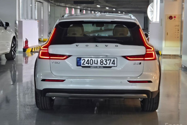 2025 Volvo V60 Cross Country с пробегом 1 678 км