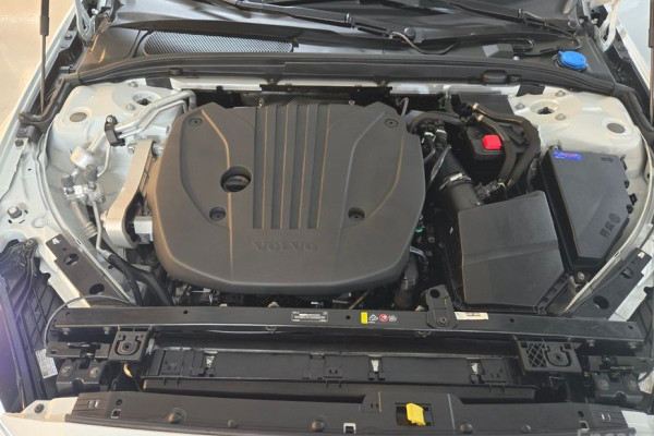 2025 Volvo V60 Cross Country с пробегом 1 678 км