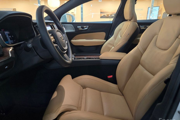 2025 Volvo V60 Cross Country с пробегом 1 678 км