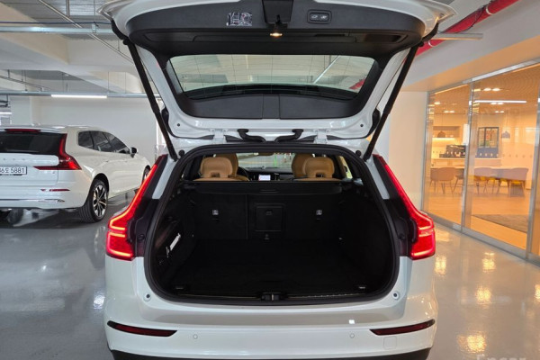 2025 Volvo V60 Cross Country с пробегом 1 678 км
