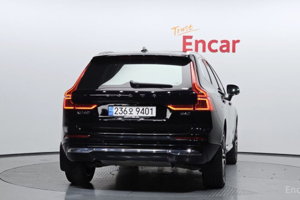 2023 Volvo XC60 с пробегом 49 799 км