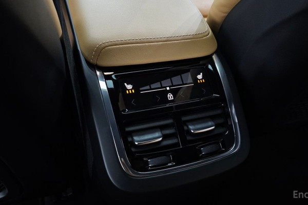 2023 Volvo XC60 с пробегом 49 799 км