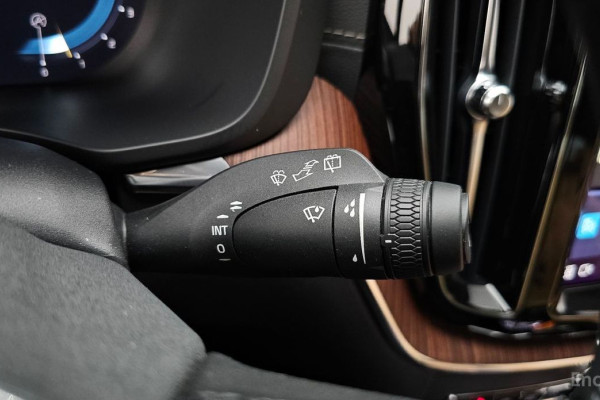 2023 Volvo XC60 с пробегом 49 799 км