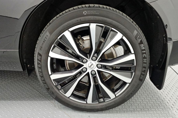 2023 Volvo XC60 с пробегом 49 799 км