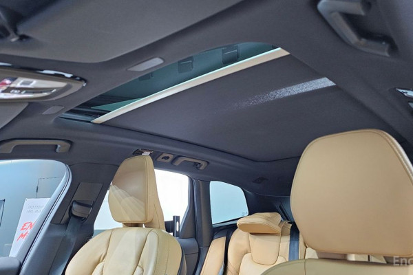 2023 Volvo XC60 с пробегом 49 799 км