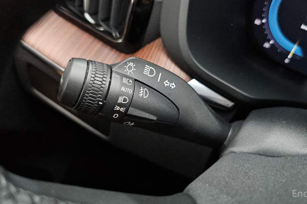 2023 Volvo XC60 с пробегом 49 799 км