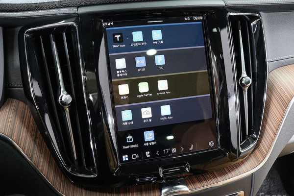 2024 Volvo XC60 с пробегом 31 850 км