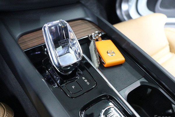 2024 Volvo XC60 с пробегом 31 850 км