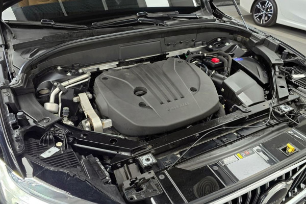 2022 Volvo XC60 с пробегом 57 281 км