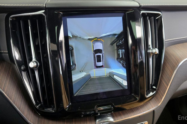 2022 Volvo XC60 с пробегом 57 281 км