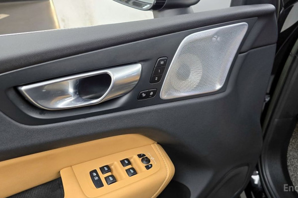 2022 Volvo XC60 с пробегом 57 281 км