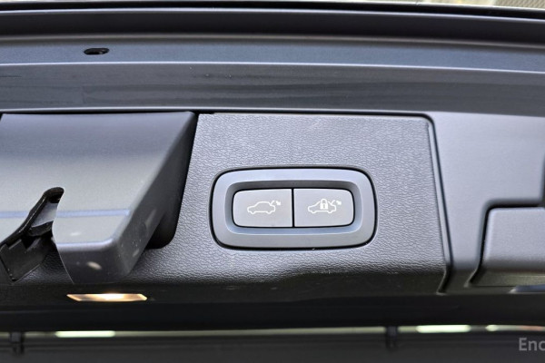 2022 Volvo XC60 с пробегом 57 281 км