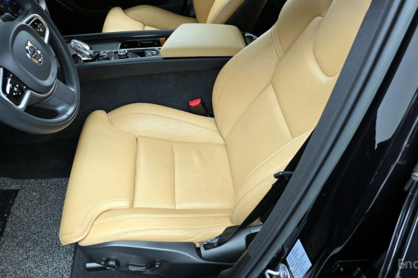 2022 Volvo XC60 с пробегом 57 281 км