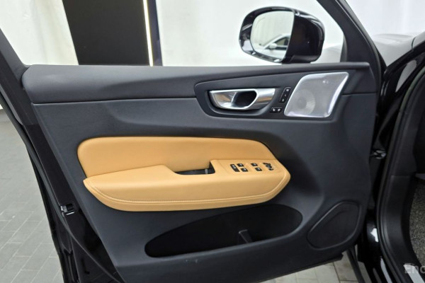 2022 Volvo XC60 с пробегом 57 281 км