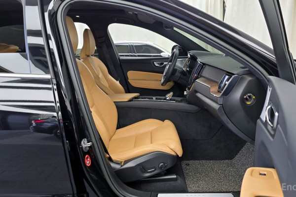 2022 Volvo XC60 с пробегом 57 281 км