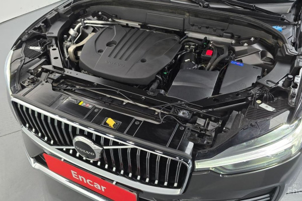 2023 Volvo XC60 с пробегом 32 087 км