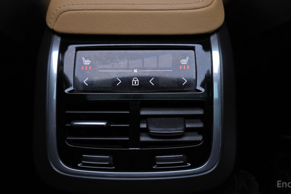 2023 Volvo XC60 с пробегом 32 087 км