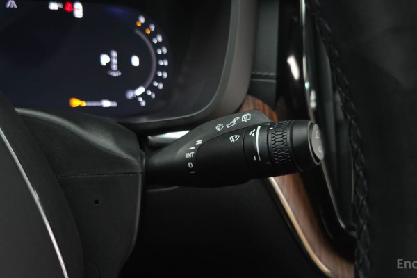 2023 Volvo XC60 с пробегом 32 087 км