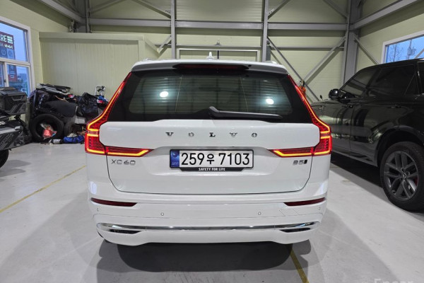 2025 Volvo XC60 с пробегом 12 160 км