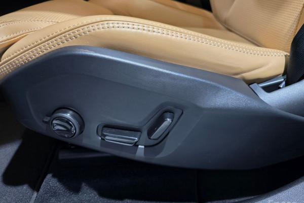 2025 Volvo XC60 с пробегом 12 160 км