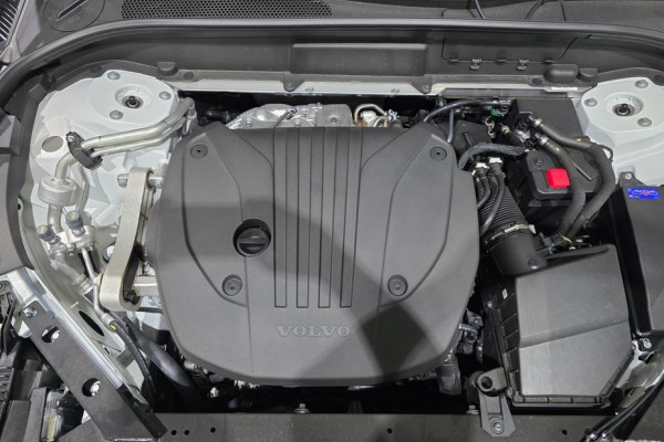 2025 Volvo XC60 с пробегом 12 160 км