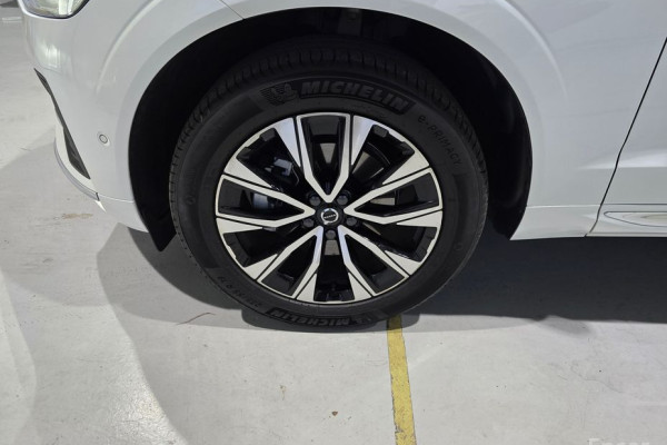 2025 Volvo XC60 с пробегом 12 160 км