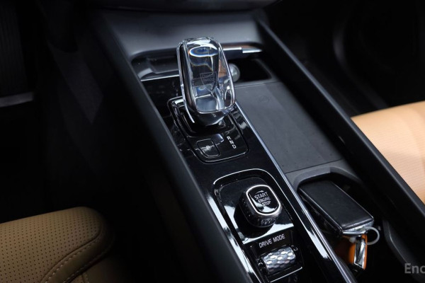 2021 Volvo XC60 с пробегом 39 908 км