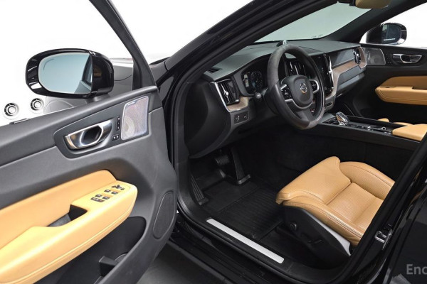 2021 Volvo XC60 с пробегом 39 908 км