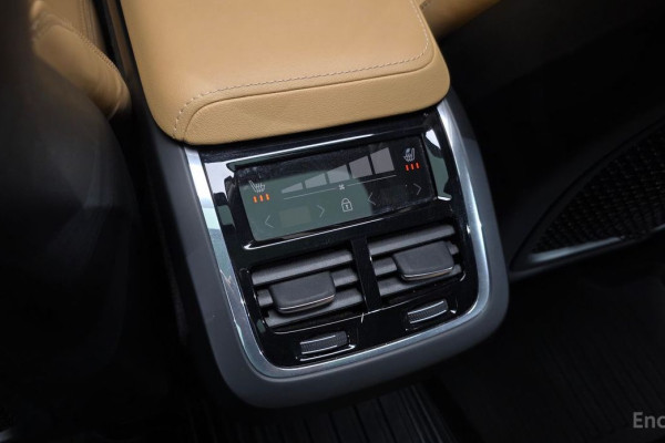 2021 Volvo XC60 с пробегом 39 908 км