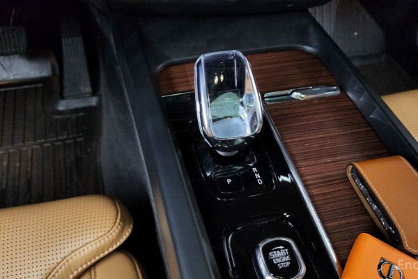 2024 Volvo XC60 с пробегом 84 339 км