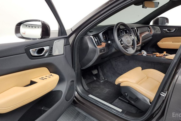 2024 Volvo XC60 с пробегом 84 339 км