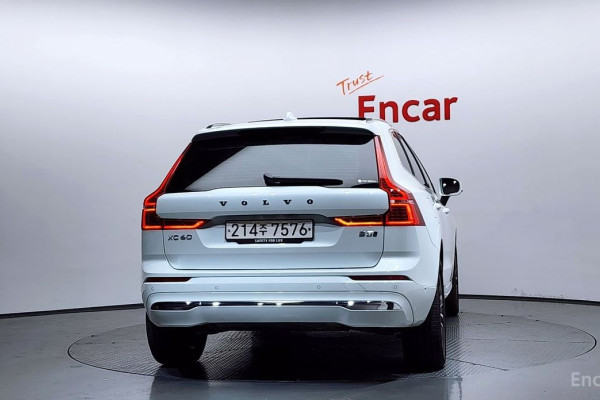 2023 Volvo XC60 с пробегом 13 563 км