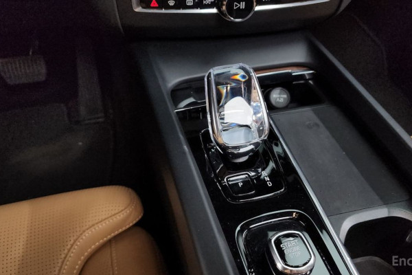 2023 Volvo XC60 с пробегом 13 563 км