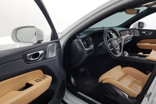 2023 Volvo XC60 с пробегом 13 563 км