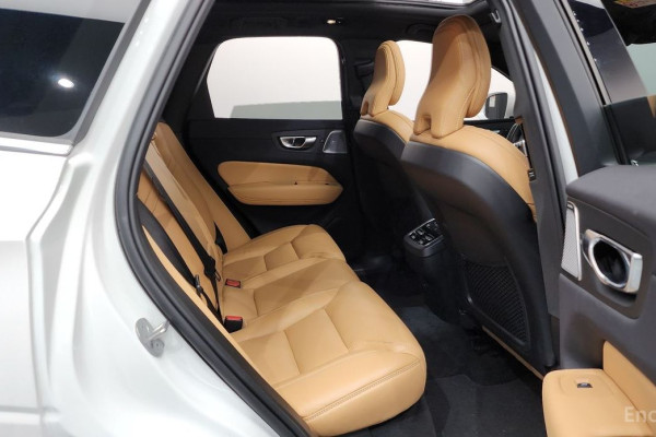 2023 Volvo XC60 с пробегом 13 563 км