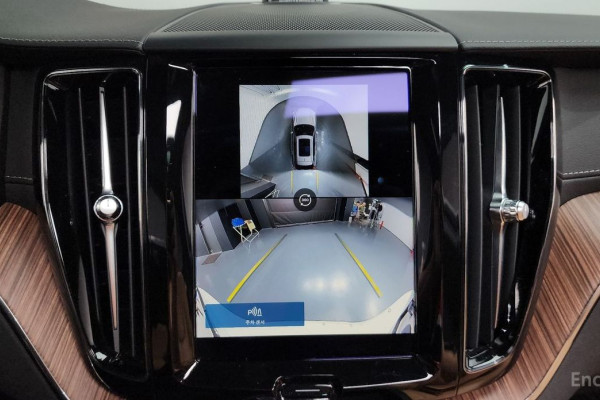 2023 Volvo XC60 с пробегом 13 563 км