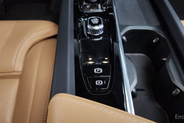 2023 Volvo XC60 с пробегом 13 563 км