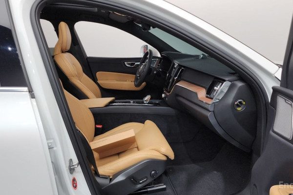 2023 Volvo XC60 с пробегом 13 563 км