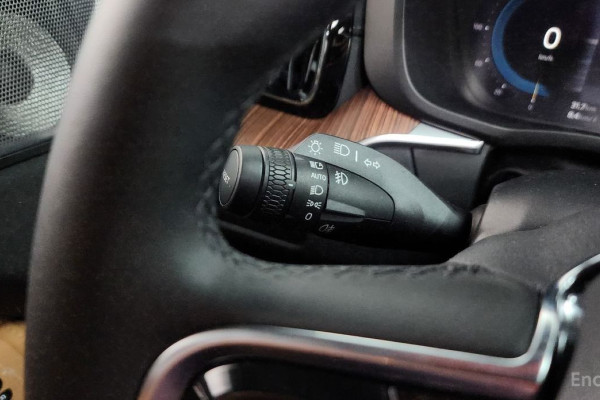 2023 Volvo XC60 с пробегом 13 563 км